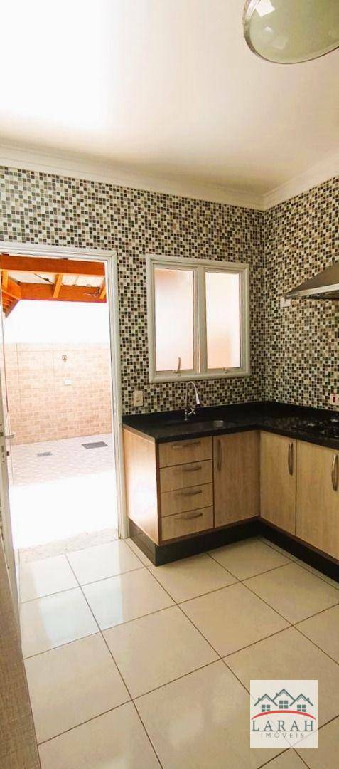 Casa de Condomínio para alugar com 3 quartos, 113m² - Foto 4