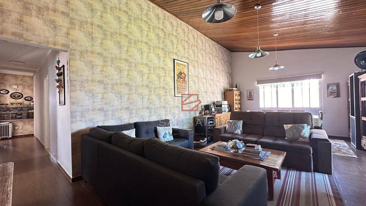 Casa à venda com 4 quartos, 211m² - Foto 4