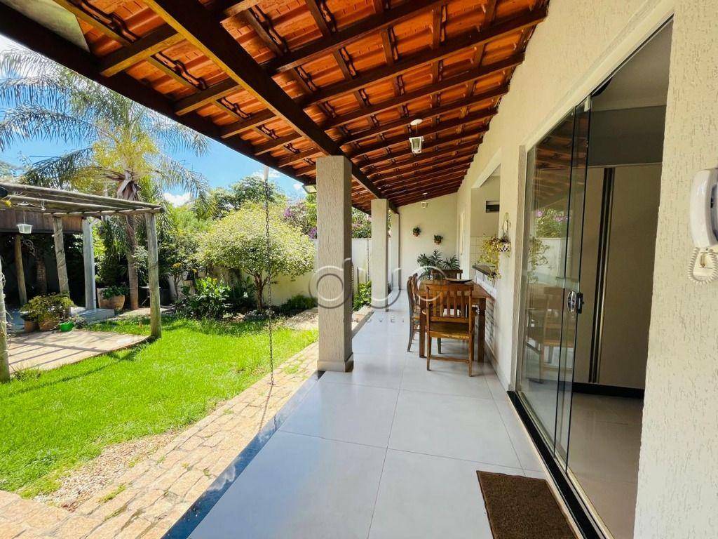 Casa à venda com 4 quartos, 220m² - Foto 12