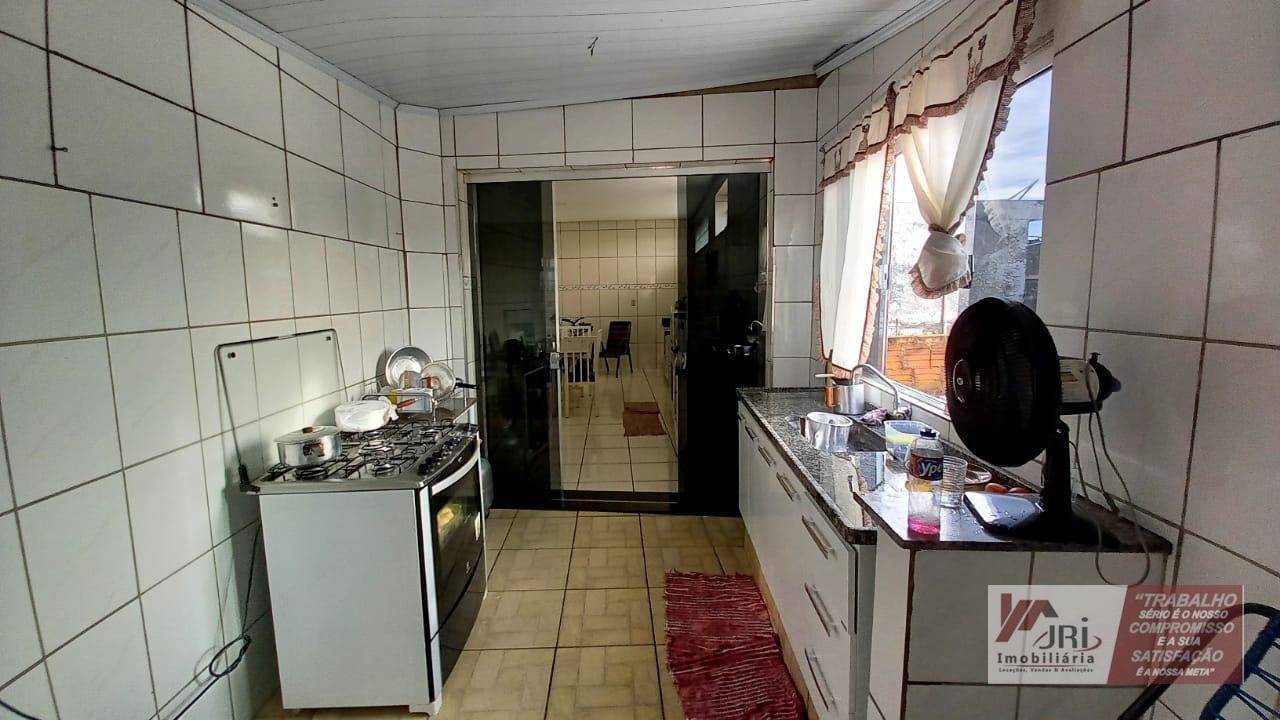 Casa à venda e aluguel com 3 quartos, 200m² - Foto 16