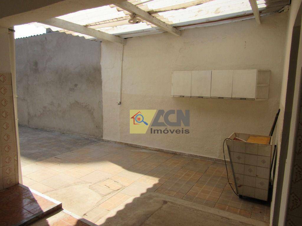 Casa para alugar com 4 quartos, 182m² - Foto 15