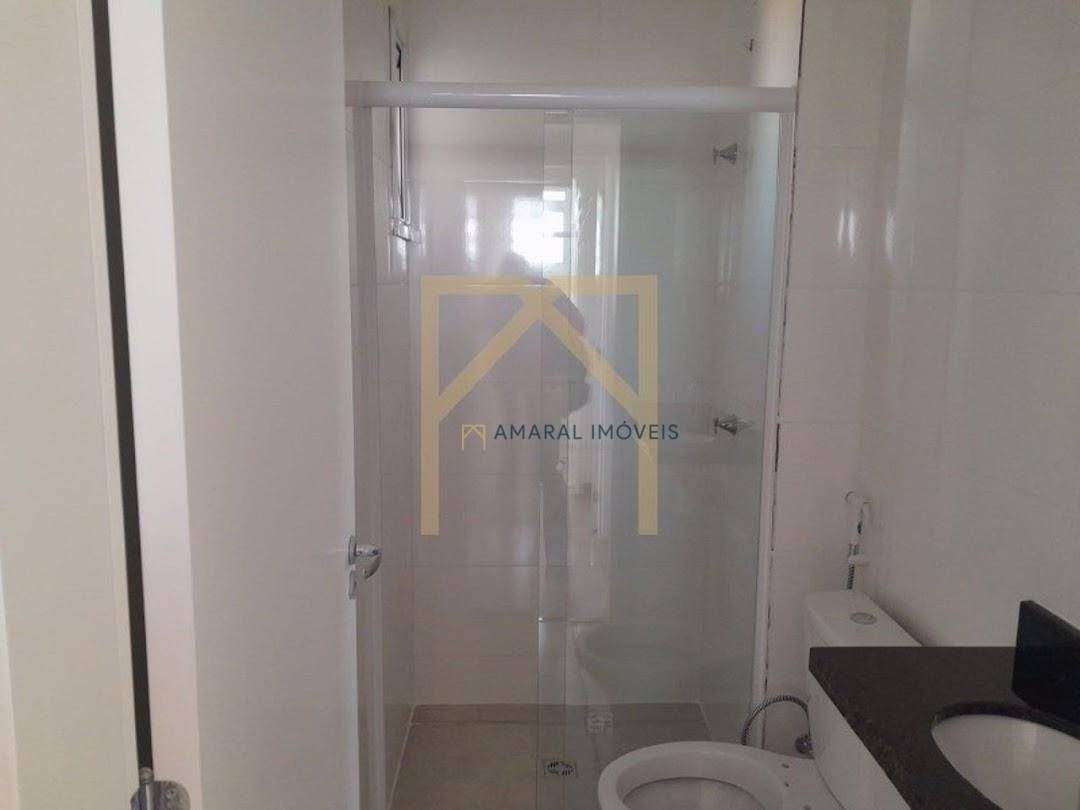 Apartamento à venda com 2 quartos, 70m² - Foto 4