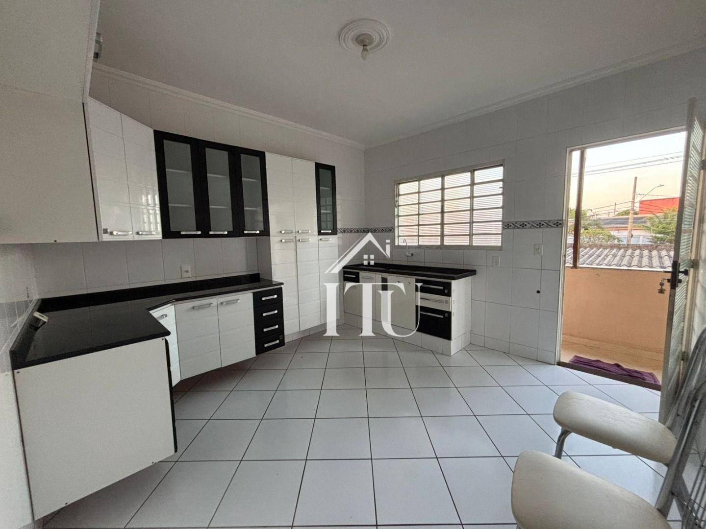 Casa para alugar com 2 quartos, 100m² - Foto 1