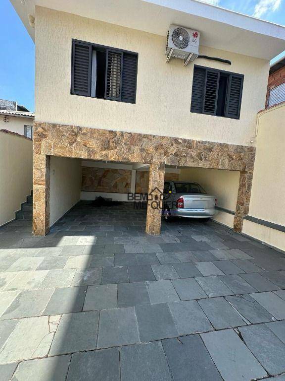 Casa à venda com 3 quartos, 100m² - Foto 1