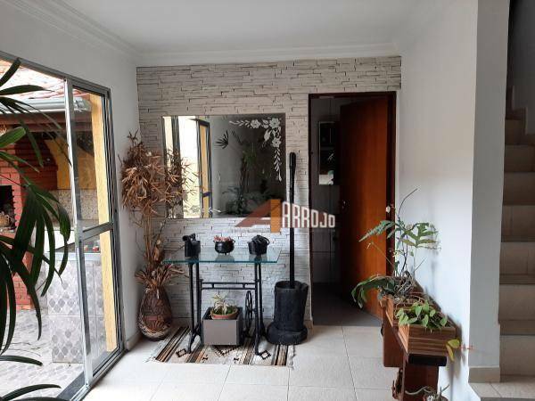 Casa à venda com 3 quartos, 77m² - Foto 4