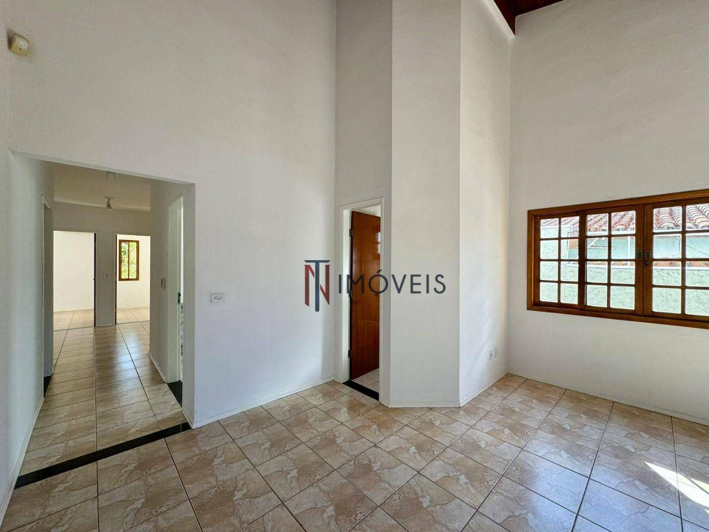 Casa para alugar com 3 quartos, 210m² - Foto 13