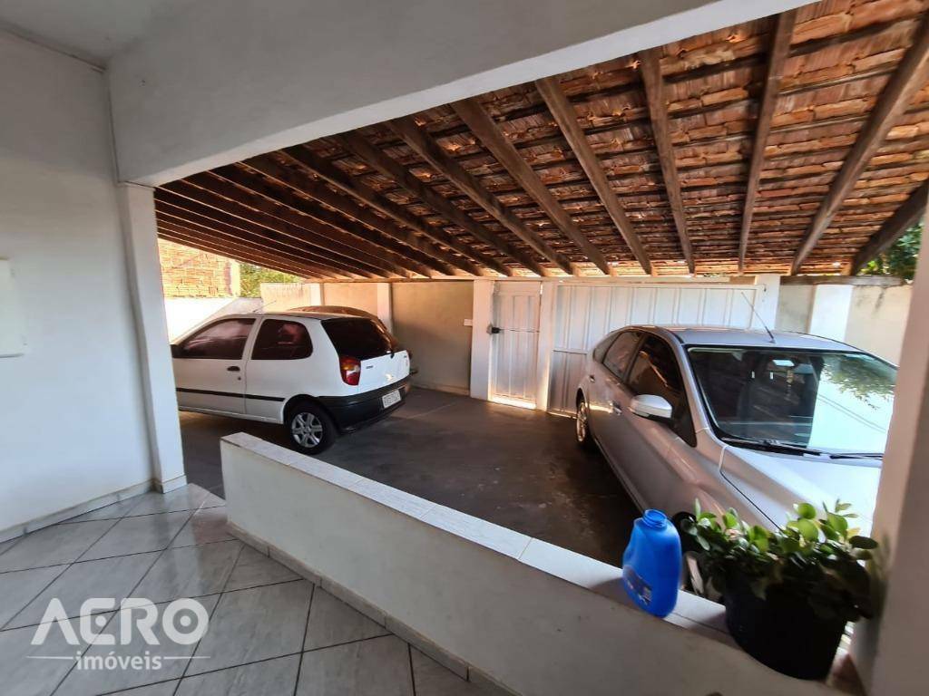 Casa à venda com 2 quartos, 165m² - Foto 12