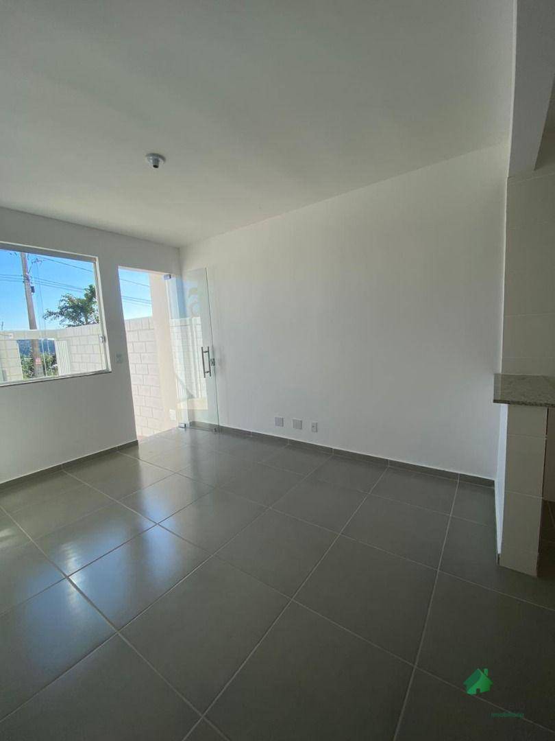 Casa à venda com 2 quartos, 55m² - Foto 18