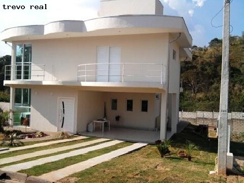 Casa de Condomínio à venda com 3 quartos, 250m² - Foto 2