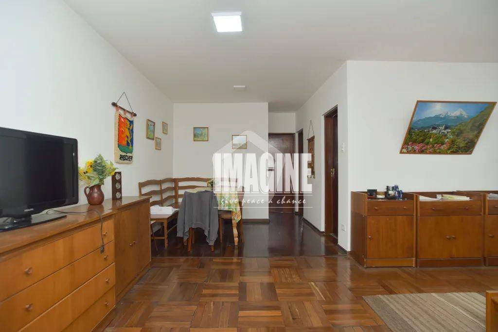 Casa à venda com 2 quartos, 260m² - Foto 3