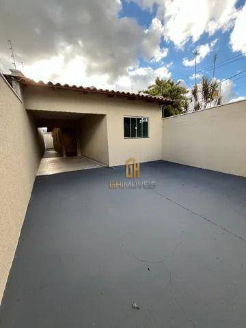 Casa à venda com 3 quartos, 99m² - Foto 1