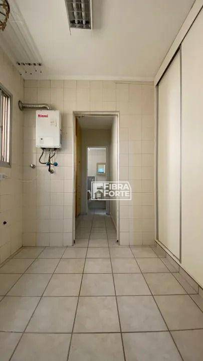 Apartamento à venda com 3 quartos, 131m² - Foto 19