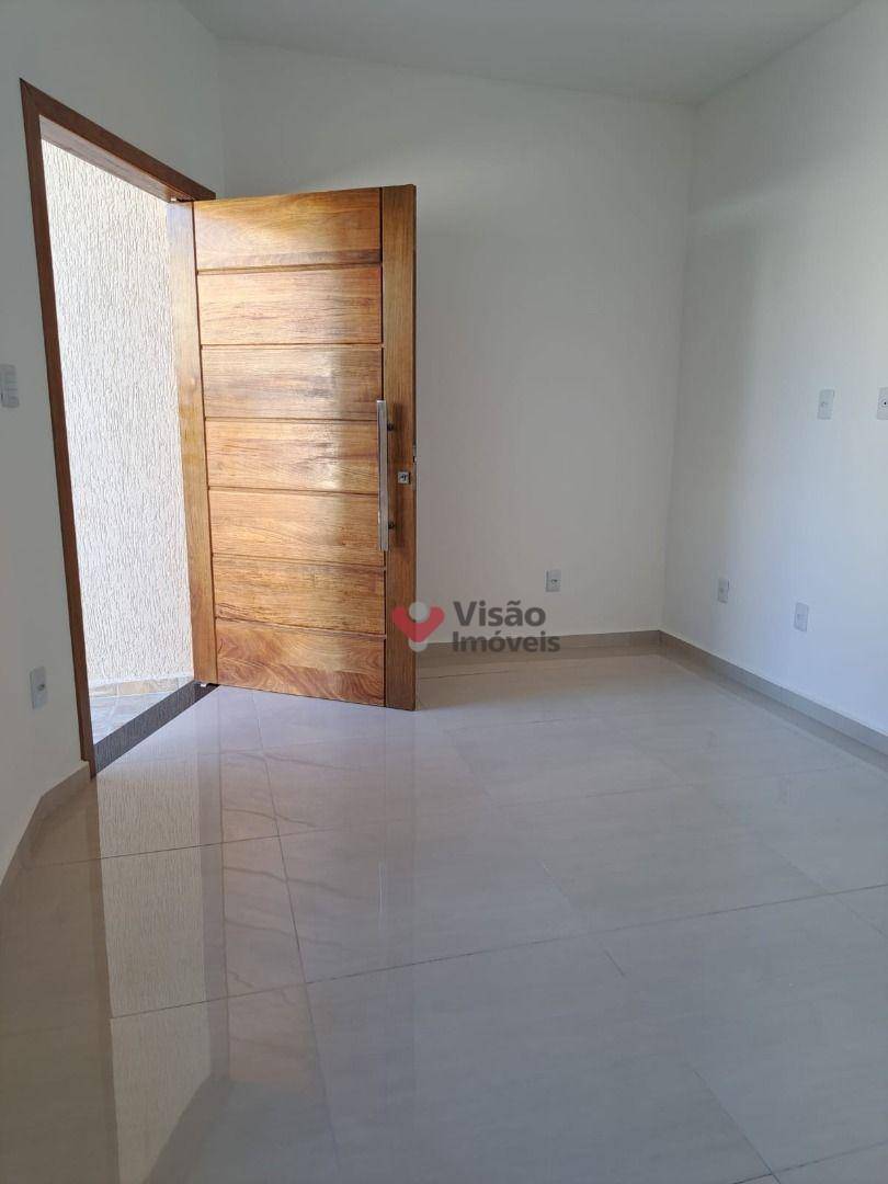 Casa à venda com 2 quartos, 72m² - Foto 2