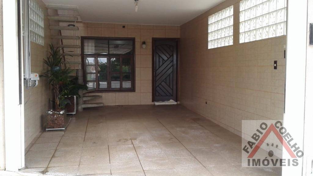 Casa à venda com 3 quartos, 110m² - Foto 2