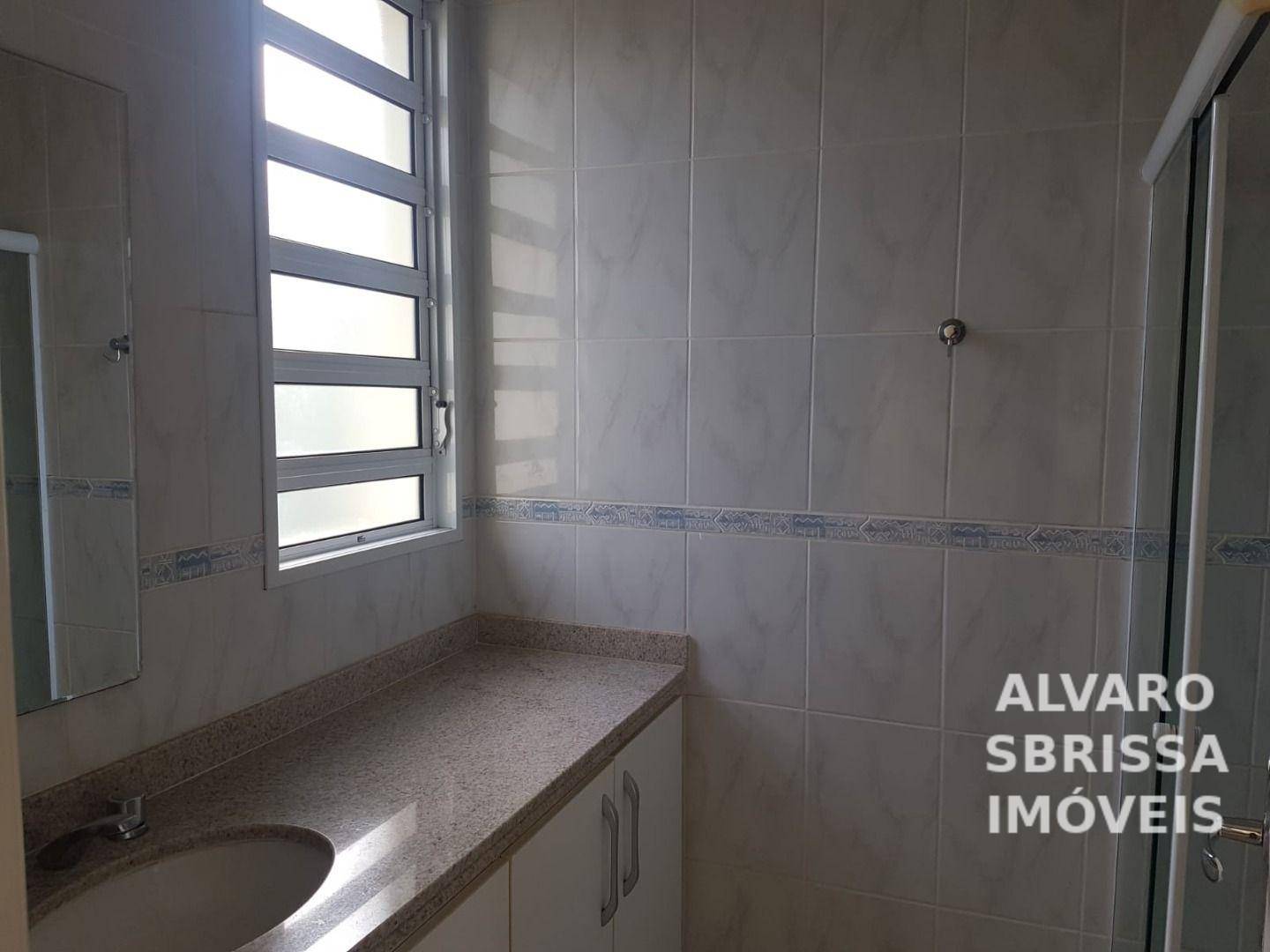 Casa de Condomínio para alugar com 4 quartos, 312m² - Foto 15