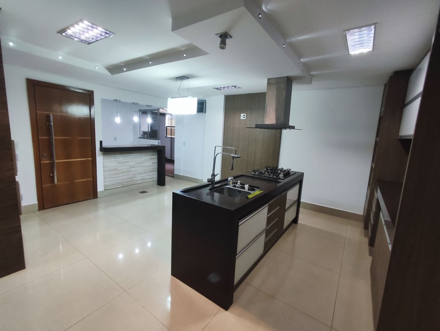 Apartamento à venda com 3 quartos, 238m² - Foto 17