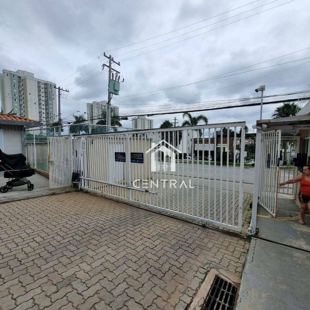 Casa à venda com 2 quartos, 70m² - Foto 4