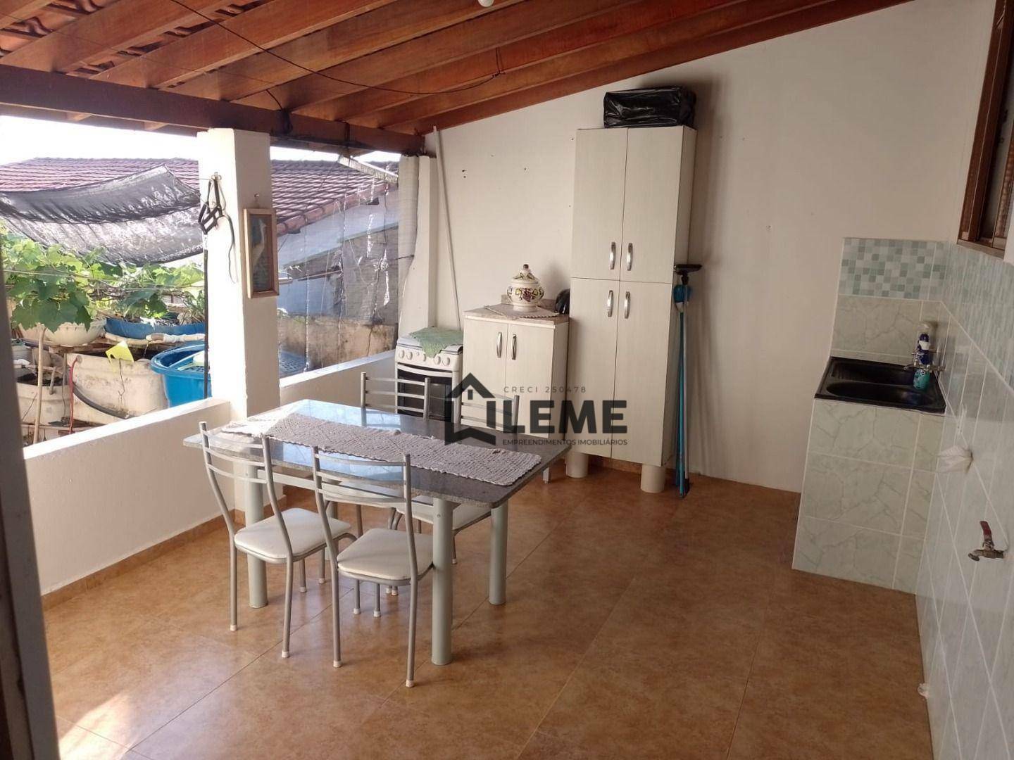 Casa à venda com 4 quartos, 210m² - Foto 22