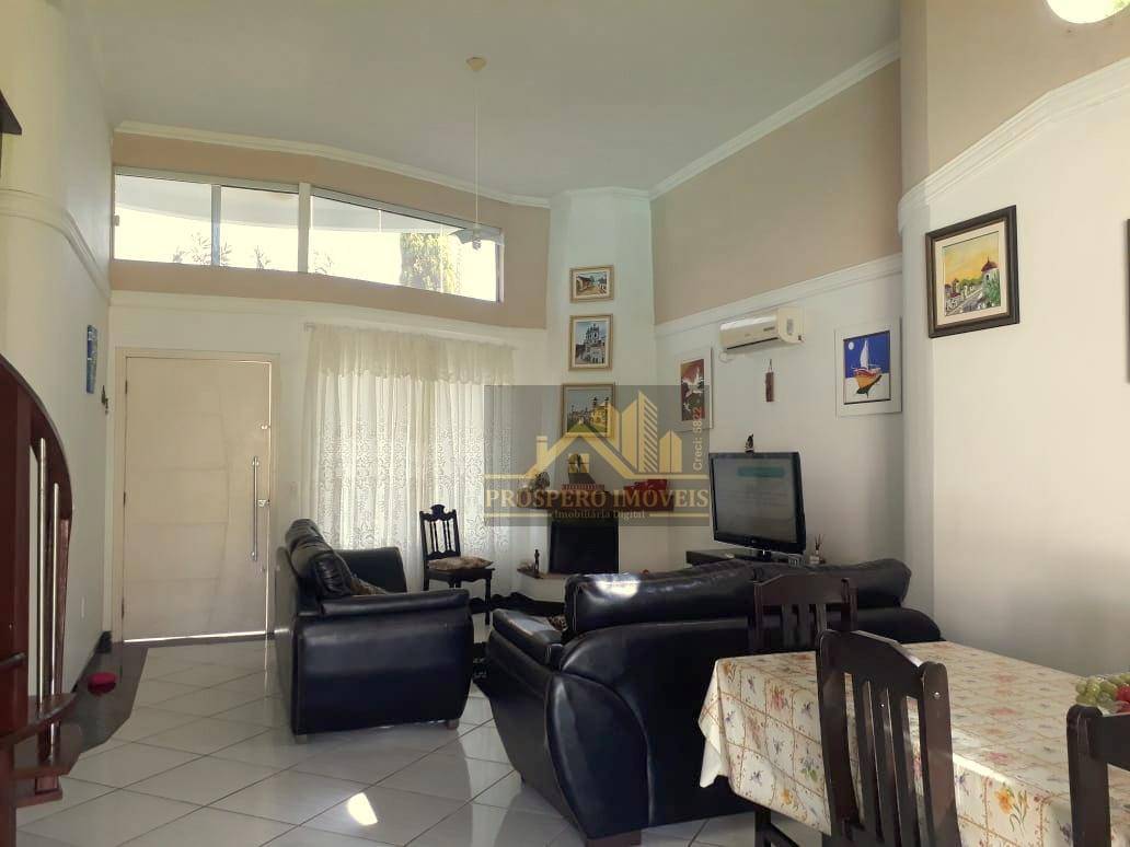 Casa à venda com 3 quartos, 210m² - Foto 7