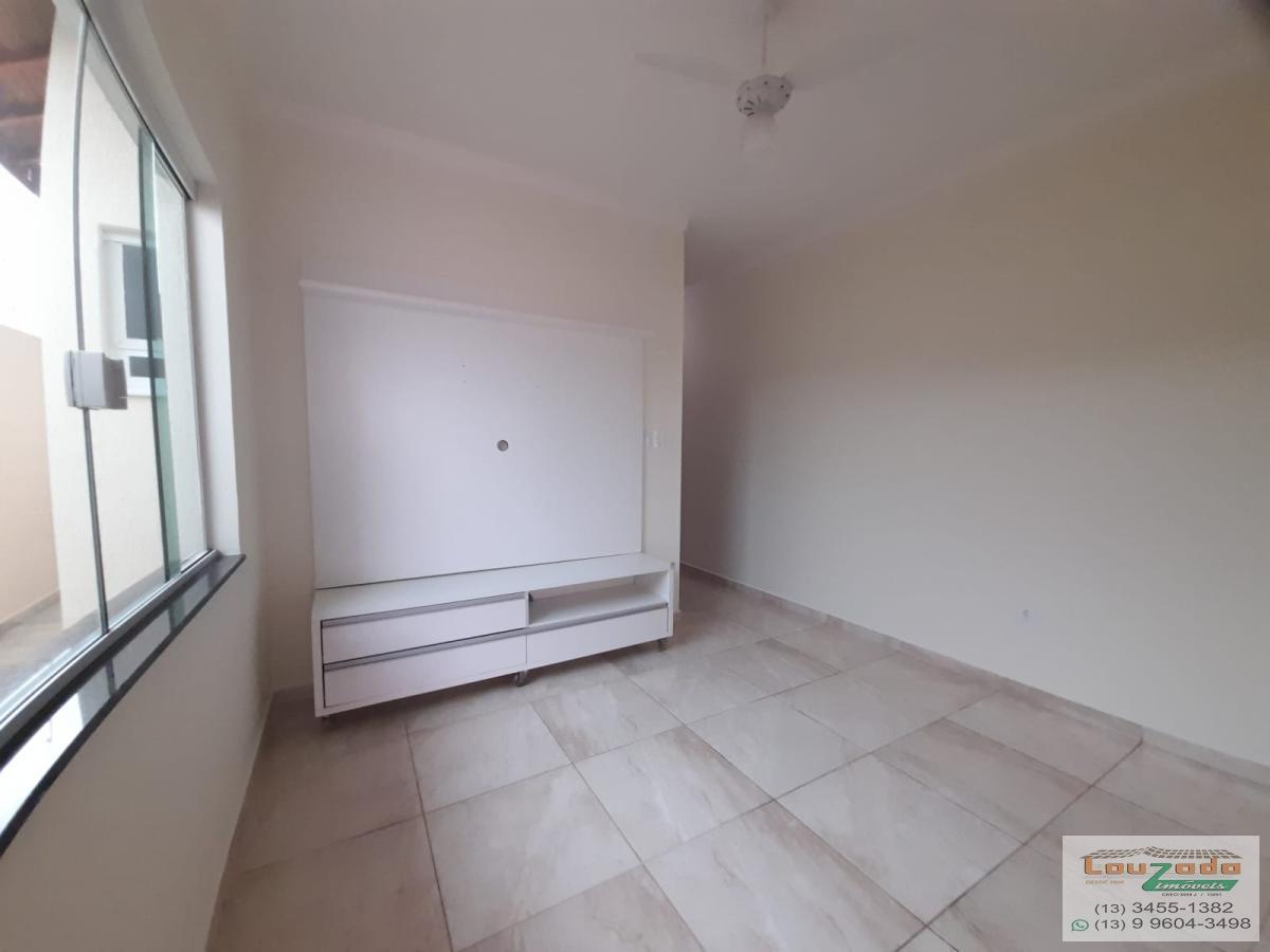 Casa à venda com 2 quartos, 70m² - Foto 2