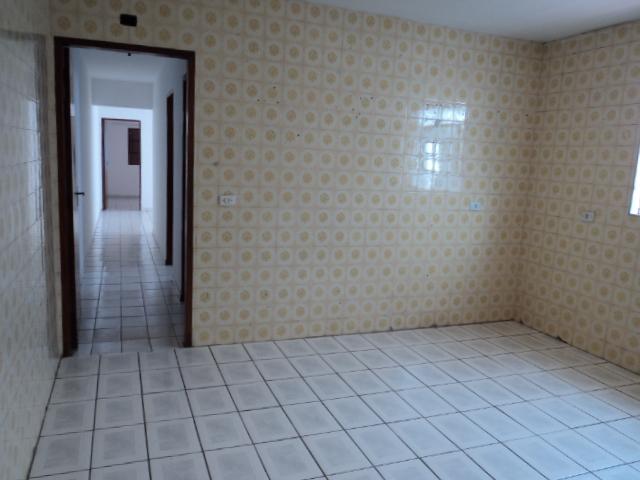 Casa para alugar com 2 quartos, 95m² - Foto 13