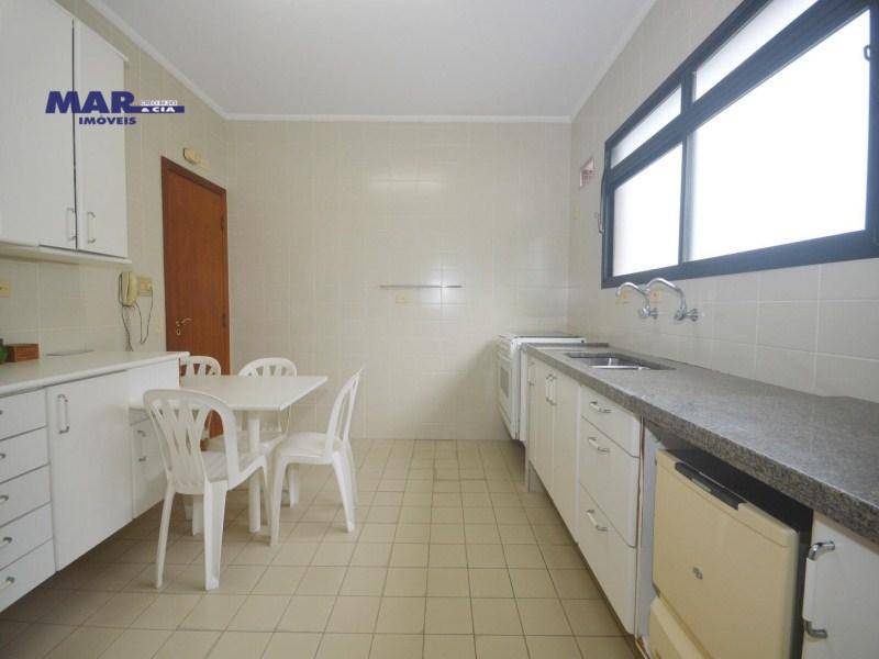 Apartamento à venda com 3 quartos, 230m² - Foto 10