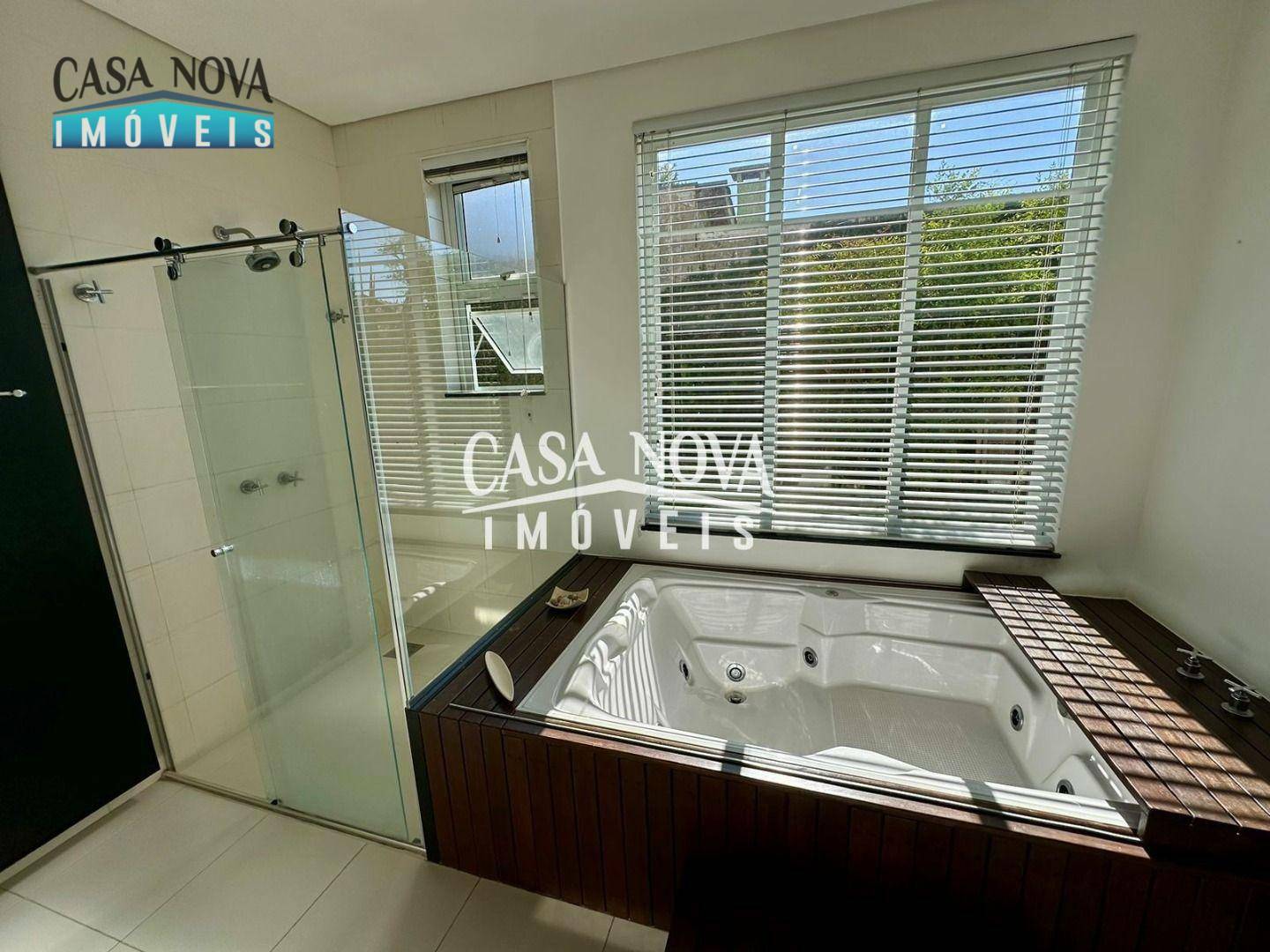 Casa de Condomínio para alugar com 3 quartos, 410m² - Foto 56