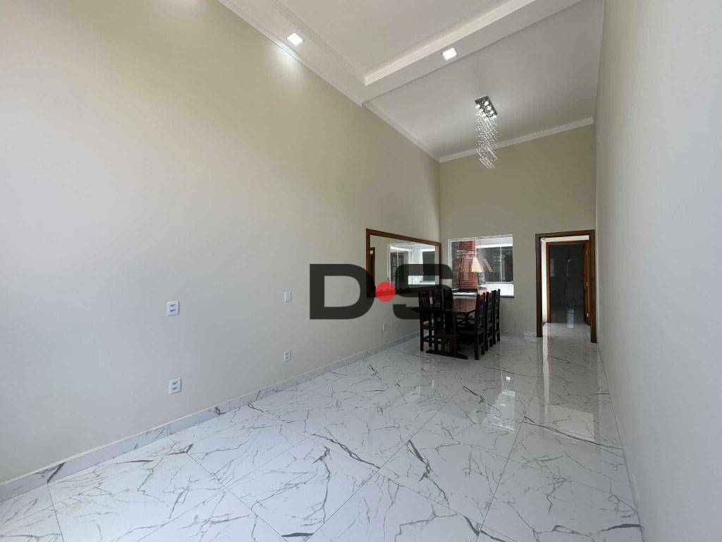 Casa à venda com 3 quartos, 120m² - Foto 1