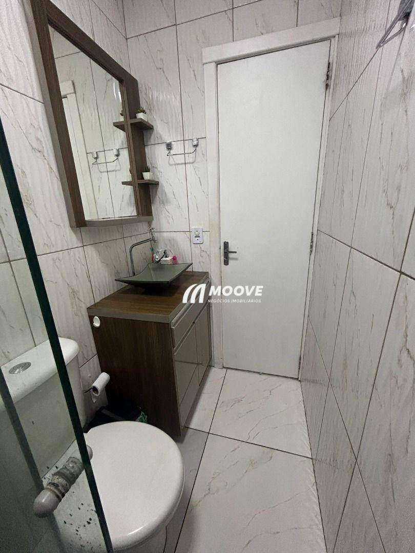 Casa à venda com 2 quartos, 52m² - Foto 11