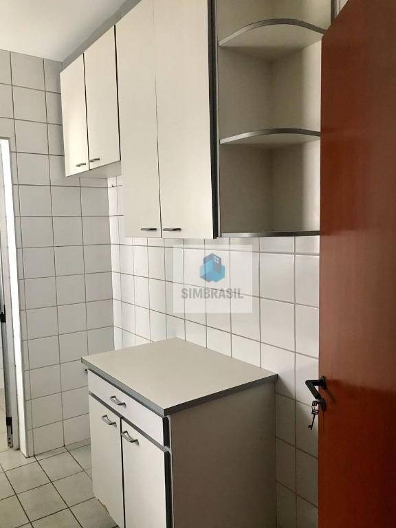 Apartamento à venda com 3 quartos, 75m² - Foto 13