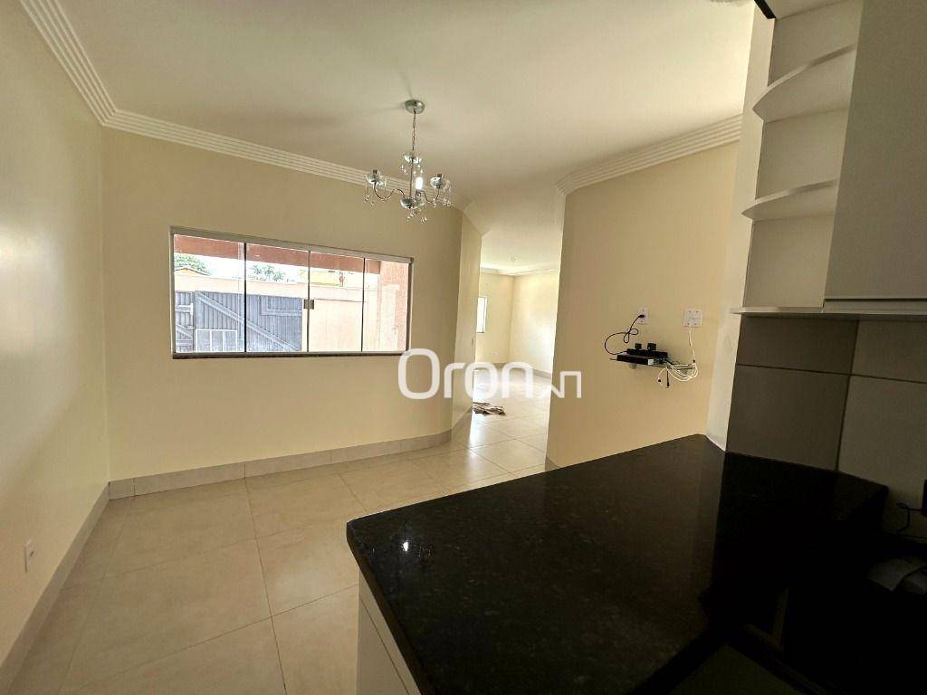 Casa à venda com 3 quartos, 145m² - Foto 2