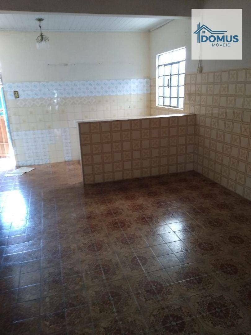 Casa à venda com 4 quartos, 98m² - Foto 13