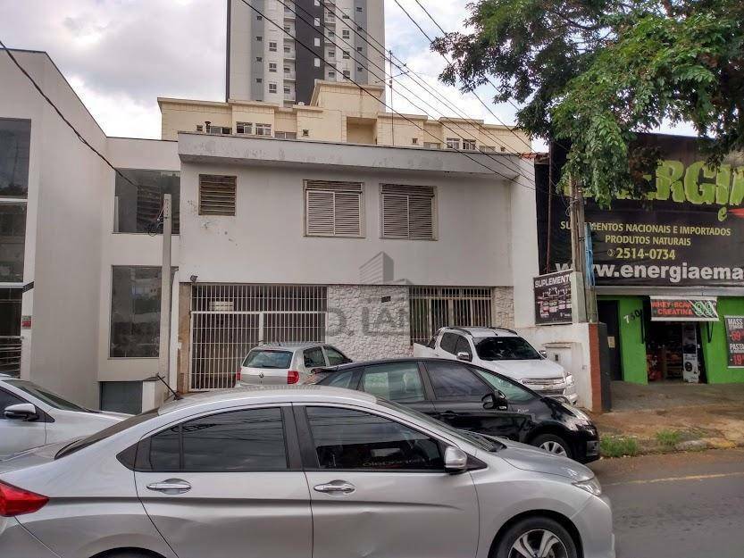 Casa à venda e aluguel com 4 quartos, 318m² - Foto 3