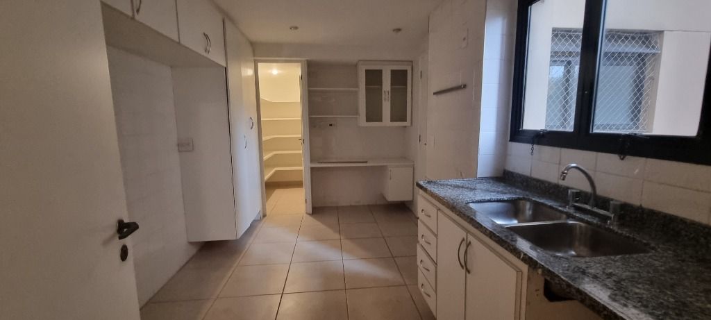 Apartamento à venda com 3 quartos, 230m² - Foto 5