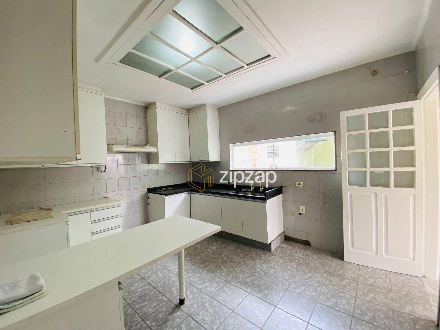 Casa para alugar com 3 quartos, 200m² - Foto 5