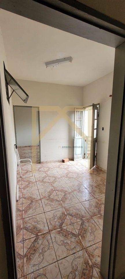 Casa à venda com 3 quartos, 50m² - Foto 4