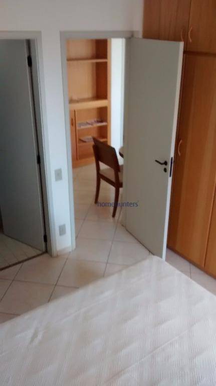 Apartamento à venda com 1 quarto, 50m² - Foto 33