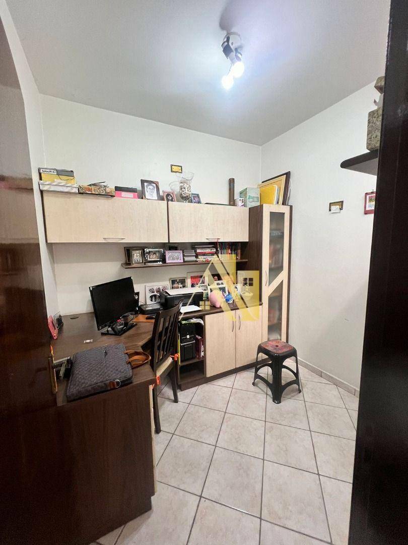 Casa à venda com 3 quartos, 235m² - Foto 8