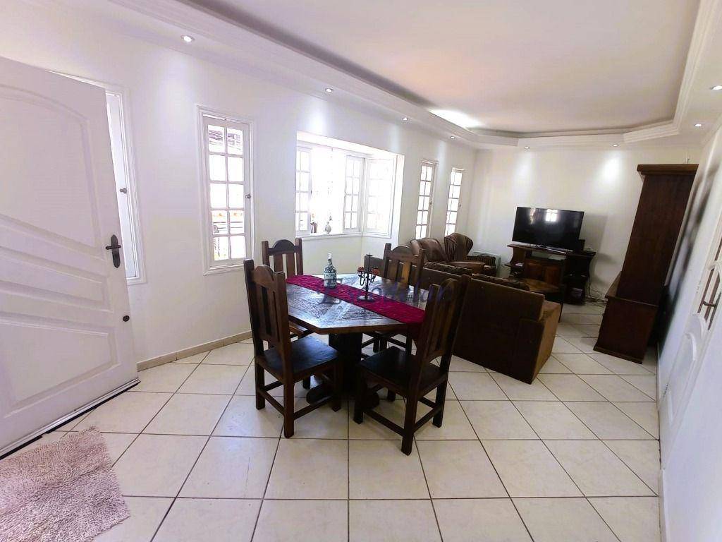 Sobrado à venda com 4 quartos, 195m² - Foto 4