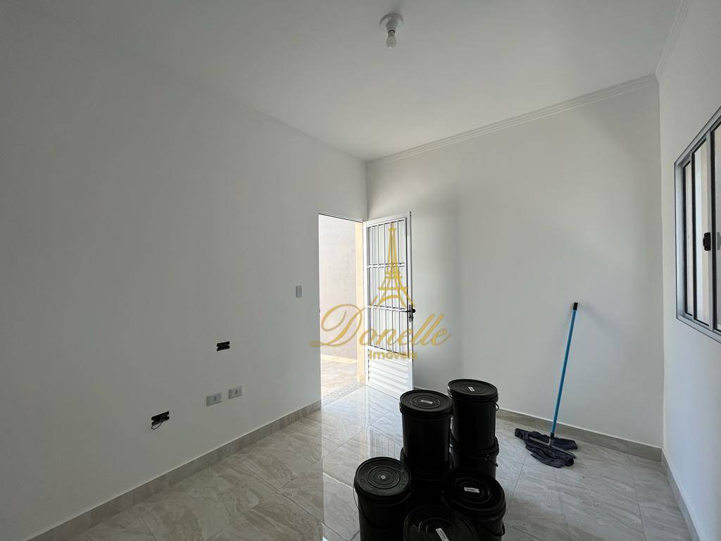 Casa à venda com 2 quartos, 65m² - Foto 11