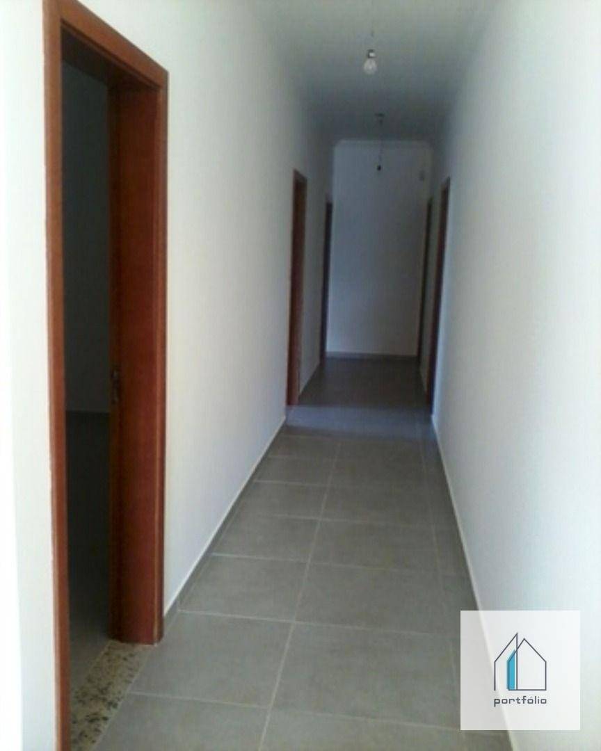 Casa à venda com 3 quartos, 304m² - Foto 2