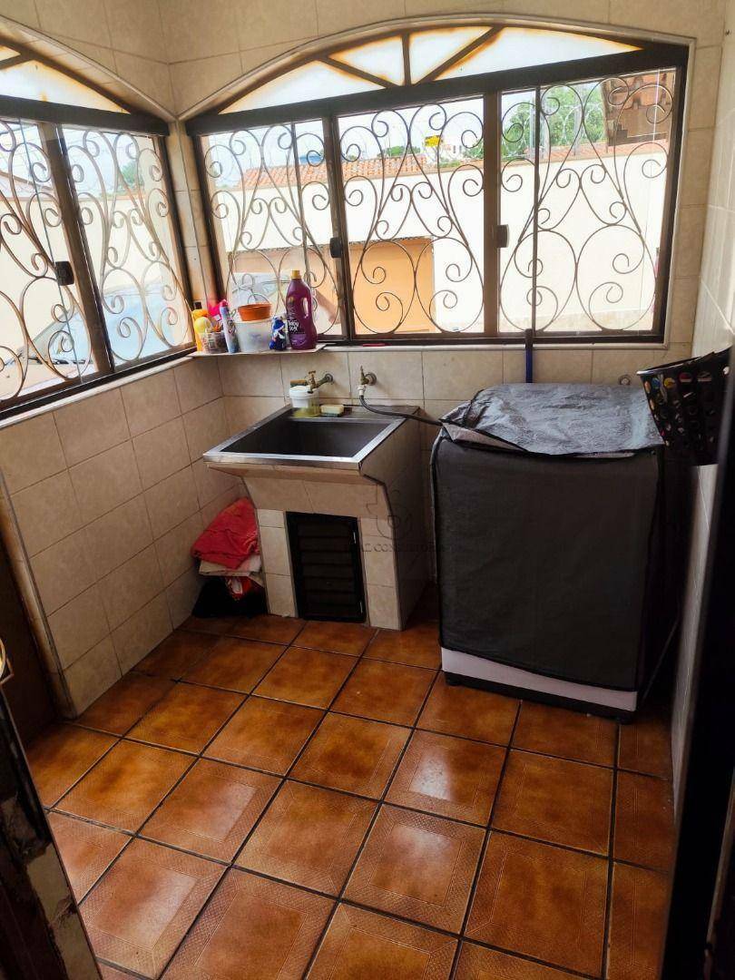Casa à venda com 2 quartos, 97m² - Foto 11