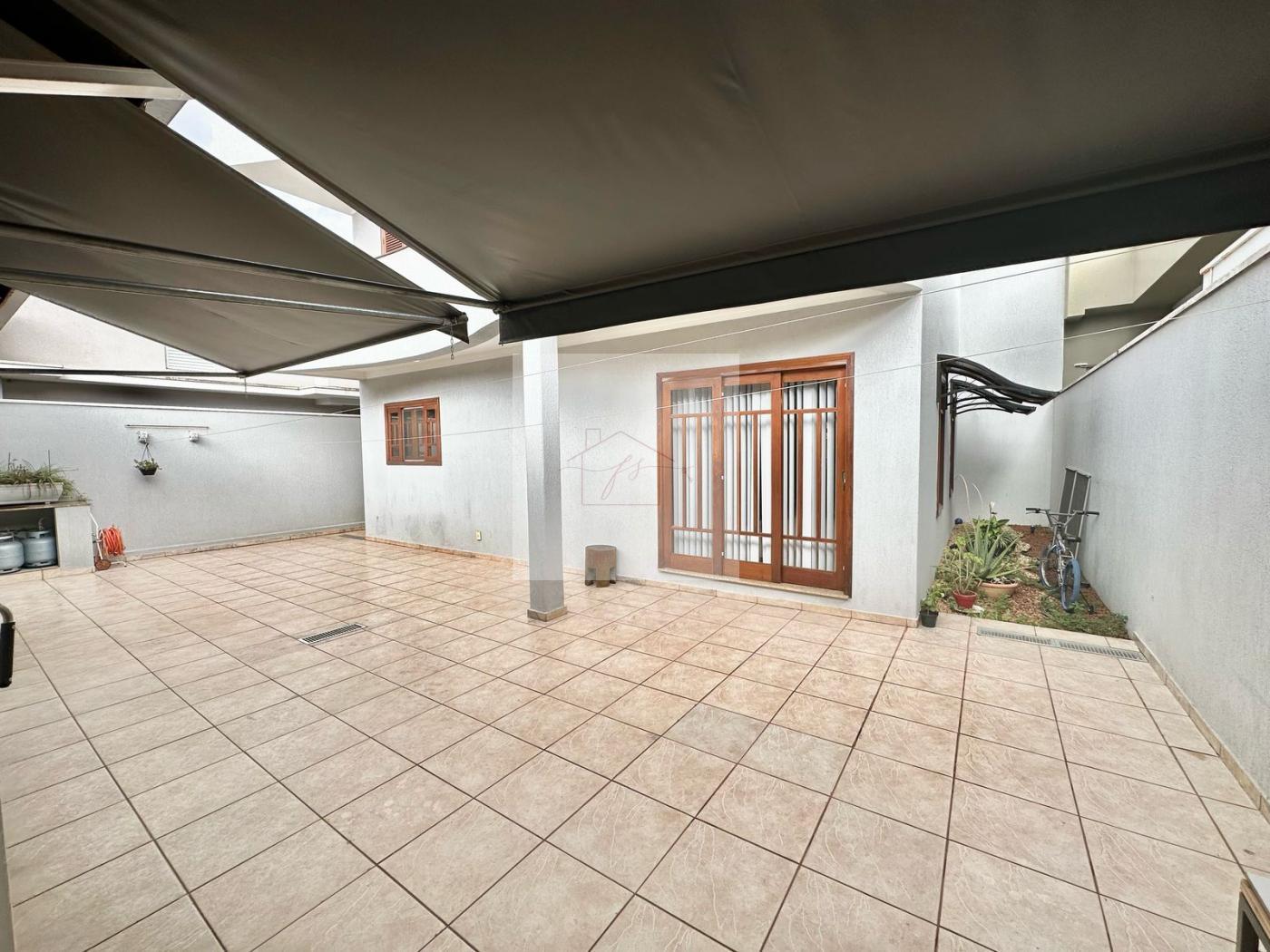 Casa à venda com 3 quartos, 300m² - Foto 25