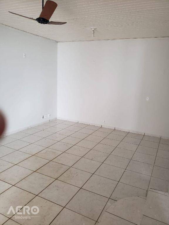 Casa para alugar com 3 quartos, 173m² - Foto 12