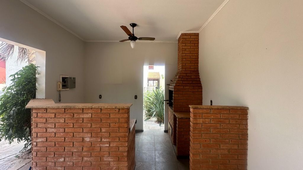 Casa para alugar com 4 quartos, 465m² - Foto 25