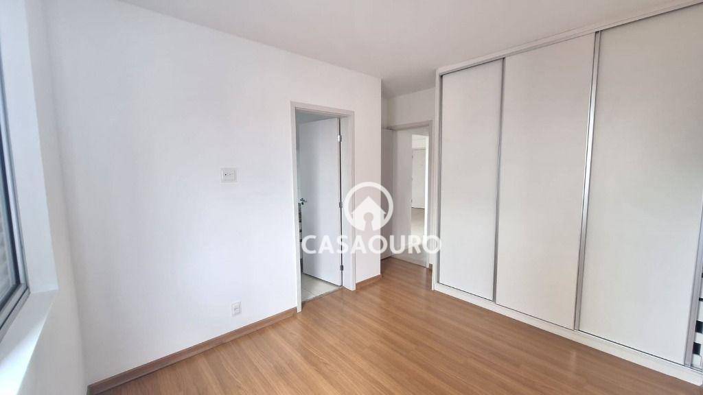 Apartamento à venda com 2 quartos, 68m² - Foto 13