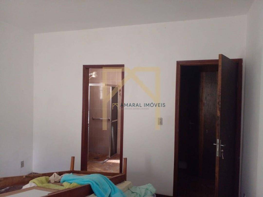 Casa à venda e aluguel com 3 quartos, 200m² - Foto 14