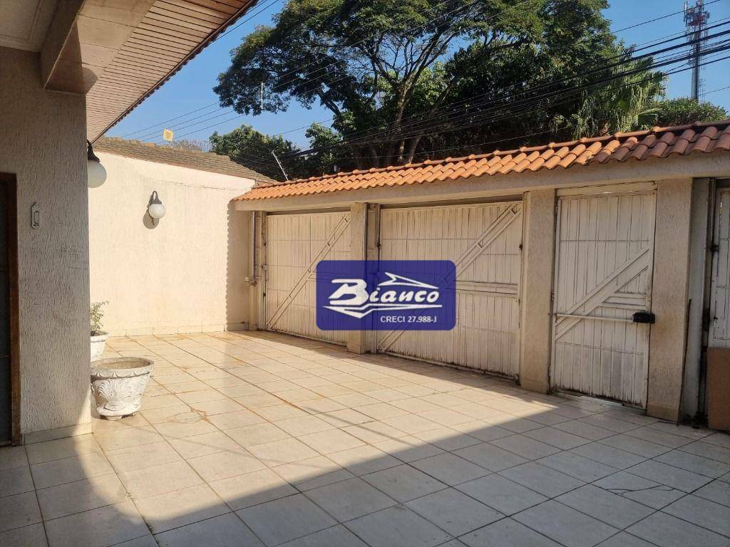 Casa à venda e aluguel com 3 quartos, 450m² - Foto 30