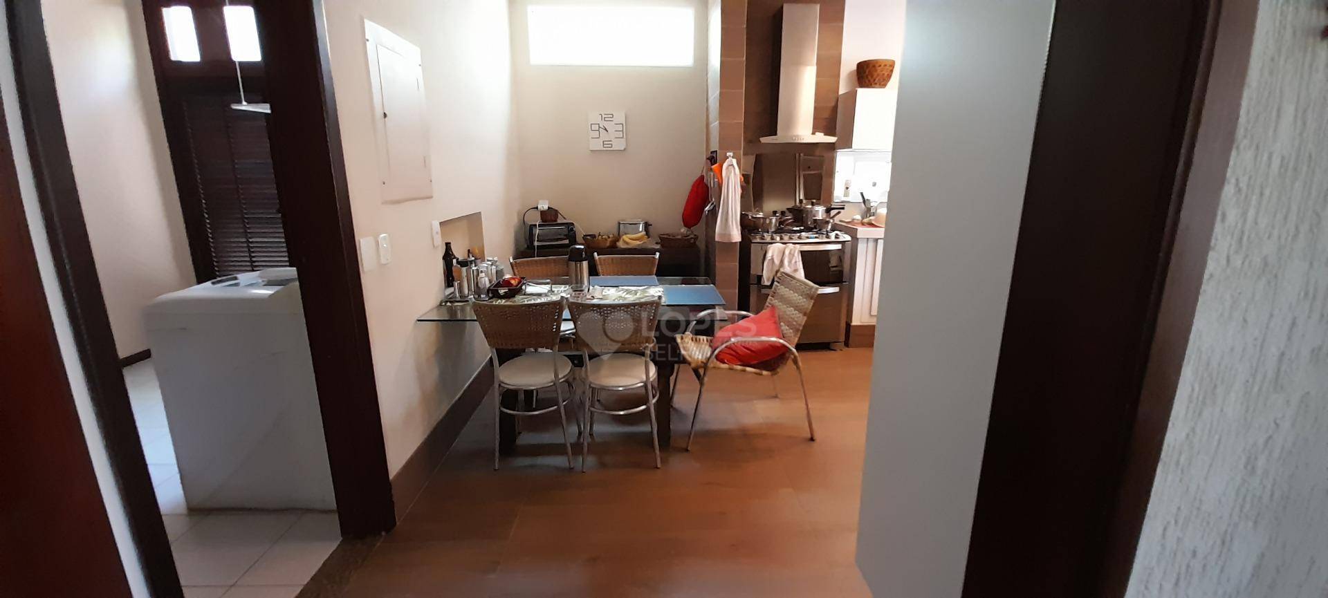 Casa à venda com 4 quartos, 327m² - Foto 9