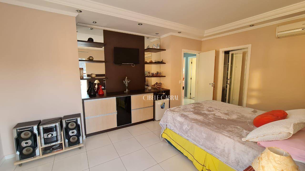 Casa à venda com 3 quartos, 250m² - Foto 22